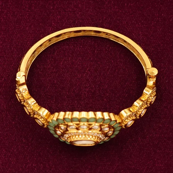 Yellow_Brass_Premium_And_Elegant_Bangle_For_Women
