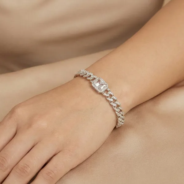 White_Brass_Premium_And_Elegant_Bracelet_For_Women