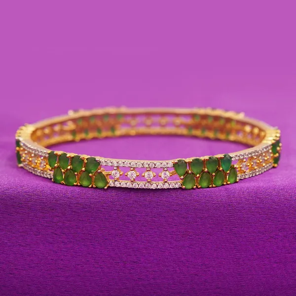 Gold_Brass_Premium_And_Elegant_Bangle_For_Women