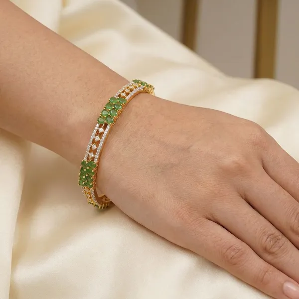 Gold_Brass_Premium_And_Elegant_Bangle_For_Women