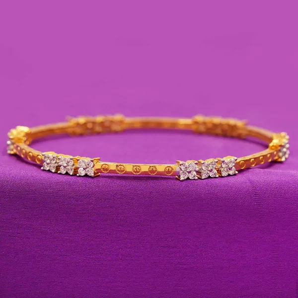Yellow_Brass_Premium_And_Elegant_Bangle_For_Women