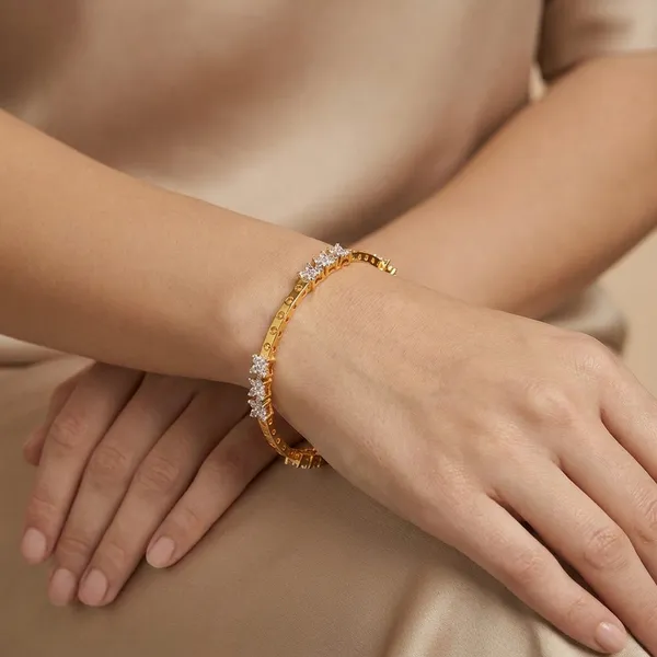 Yellow_Brass_Premium_And_Elegant_Bangle_For_Women