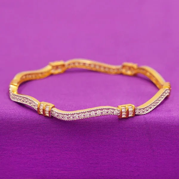 Yellow_Brass_Premium_And_Elegant_Bangle_For_Women