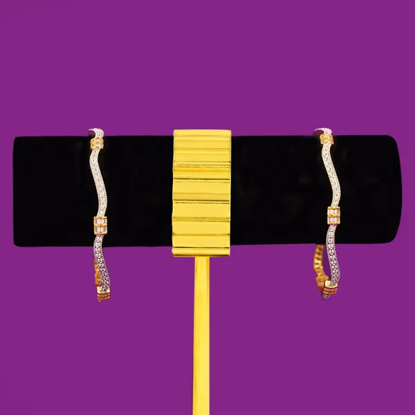 Yellow_Brass_Premium_And_Elegant_Bangle_For_Women