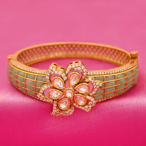 Yellow_Brass_Premium_And_Elegant_Bangle_For_Women