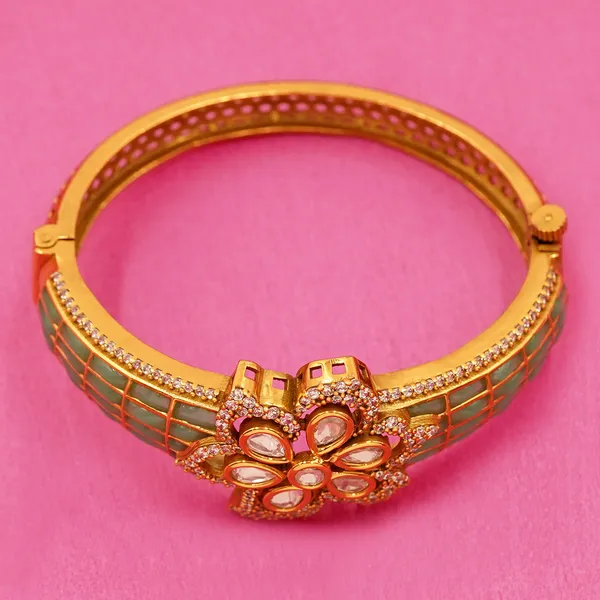 Yellow_Brass_Premium_And_Elegant_Bangle_For_Women