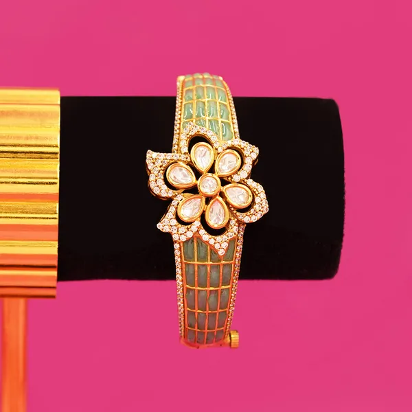 Yellow_Brass_Premium_And_Elegant_Bangle_For_Women
