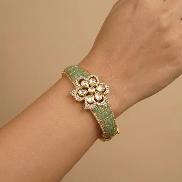 Yellow_Brass_Premium_And_Elegant_Bangle_For_Women