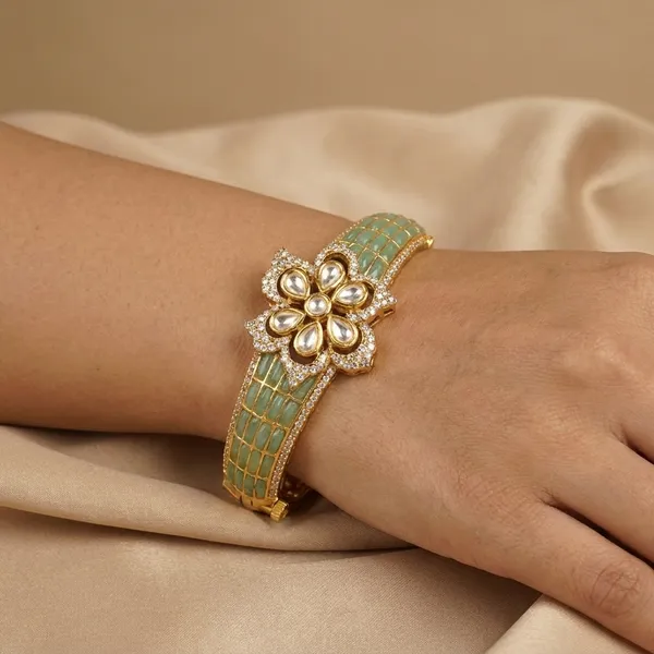 Yellow_Brass_Premium_And_Elegant_Bangle_For_Women