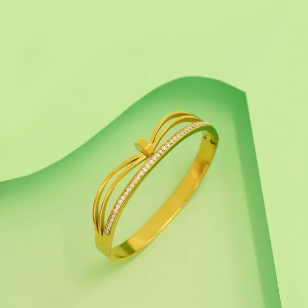 Yellow_Brass_Premium_And_Elegant_Bangle_For_Women