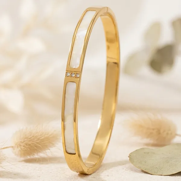 Yellow_Brass_Premium_And_Elegant_Bangle_For_Women