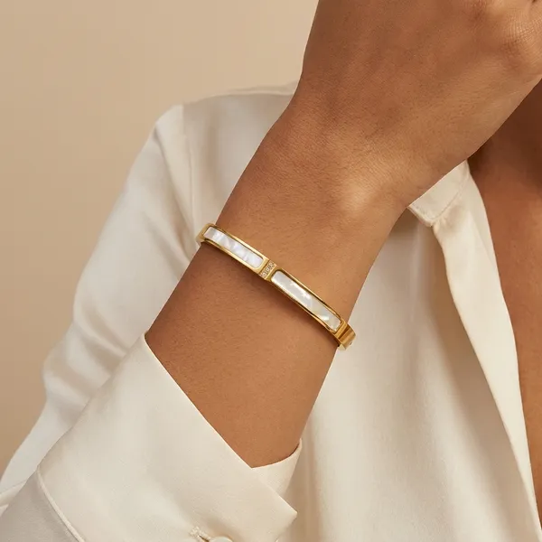 Yellow_Brass_Premium_And_Elegant_Bangle_For_Women