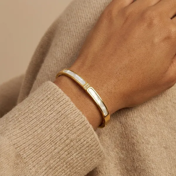 Yellow_Brass_Premium_And_Elegant_Bangle_For_Women