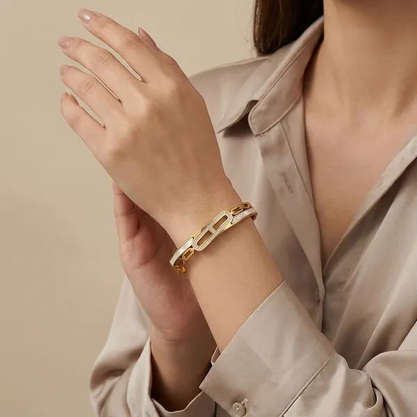 Yellow_Brass_Premium_And_Elegant_Bangle_For_Women