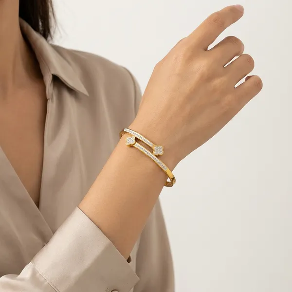 Yellow_Brass_Premium_And_Elegant_Bangle_For_Women