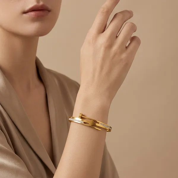 Golden_Brass_Premium_And_Elegant_Bangle_For_Women