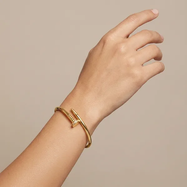 Yellow_Brass_Premium_And_Elegant_Bangle_For_Women