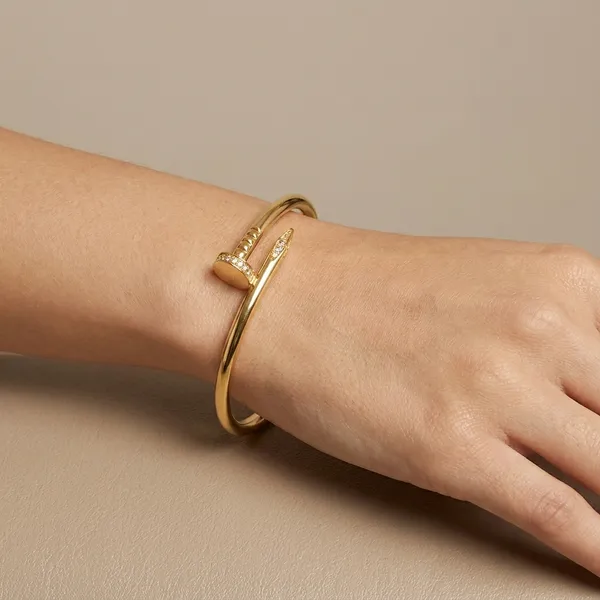 Yellow_Brass_Premium_And_Elegant_Bangle_For_Women