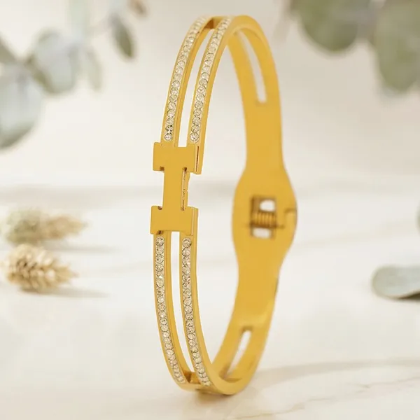 Yellow_Brass_Premium_And_Elegant_Bangle_For_Women
