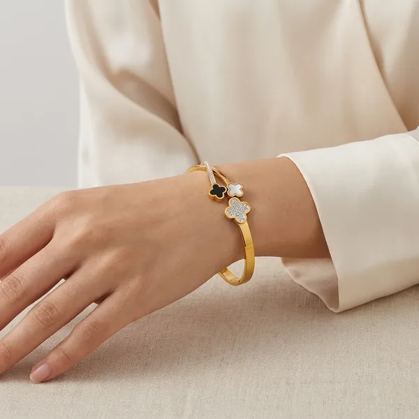 Yellow_Brass_Premium_And_Elegant_Bangle_For_Women