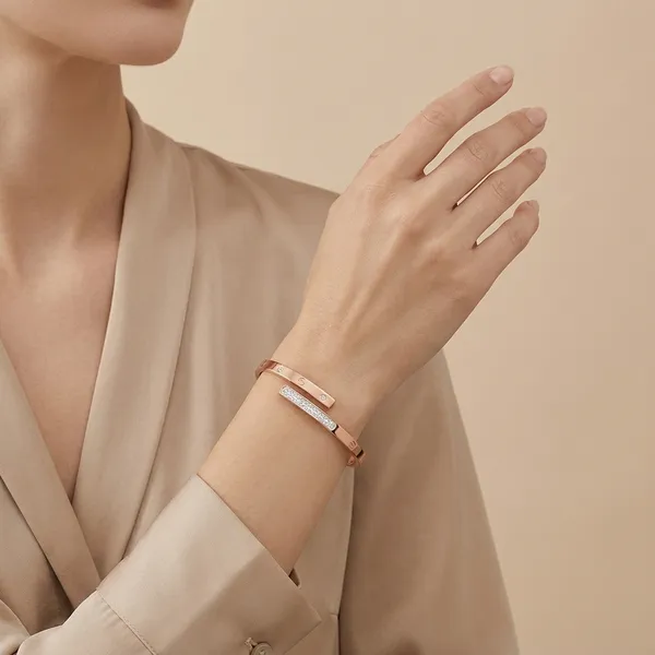 Rose_Gold_Brass_Premium_And_Elegant_Bangle_For_Women