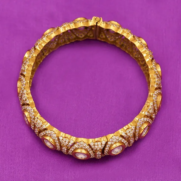 Yellow_Brass_Premium_And_Elegant_Bangle_For_Women