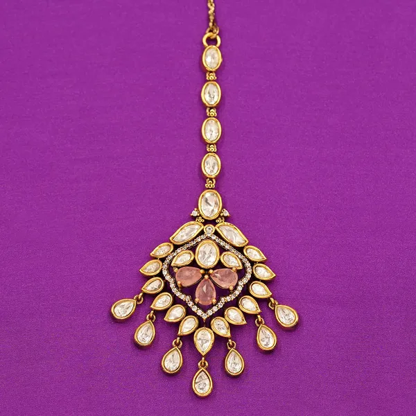 Yellow_Brass_Premium_And_Elegant_Maangtika_For_Women