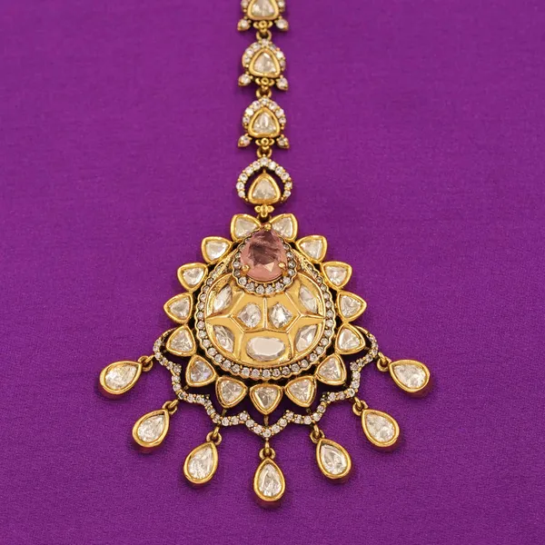 Yellow_Brass_Premium_And_Elegant_Maangtika_For_Women