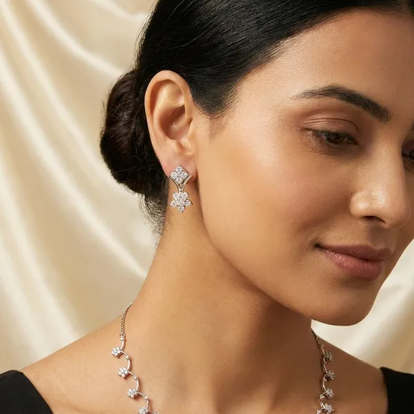 Silver_Brass_Premium_And_Elegant_Necklace__For_Women