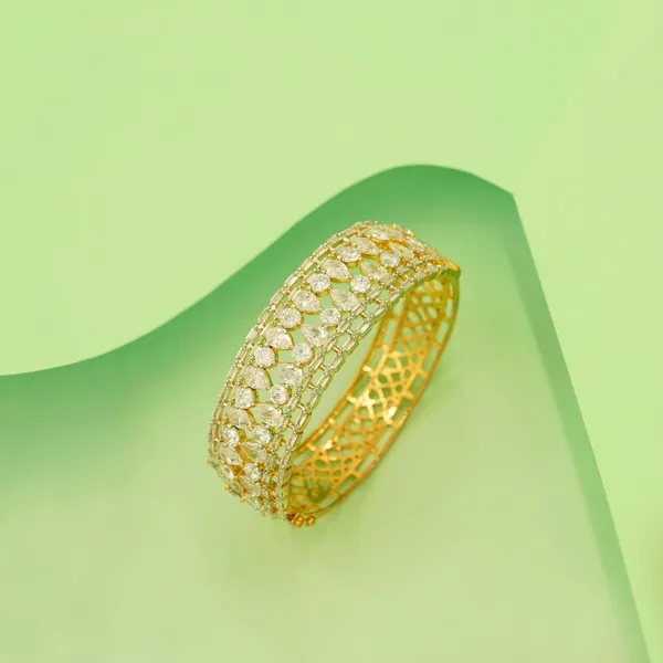 Yellow_Brass_Premium_And_Elegant_Bangle_For_Women