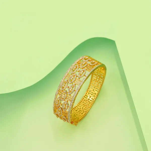 Yellow_Brass_Premium_And_Elegant_Bangle_For_Women