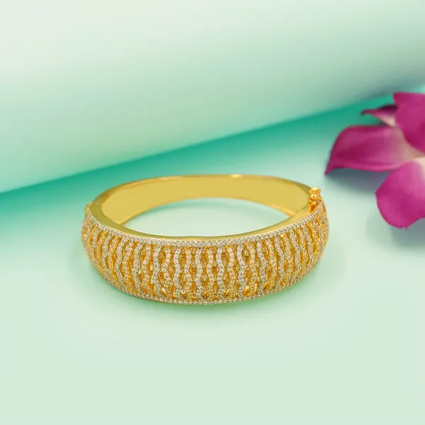 Yellow_Brass_Premium_And_Elegant_Bangle_For_Women