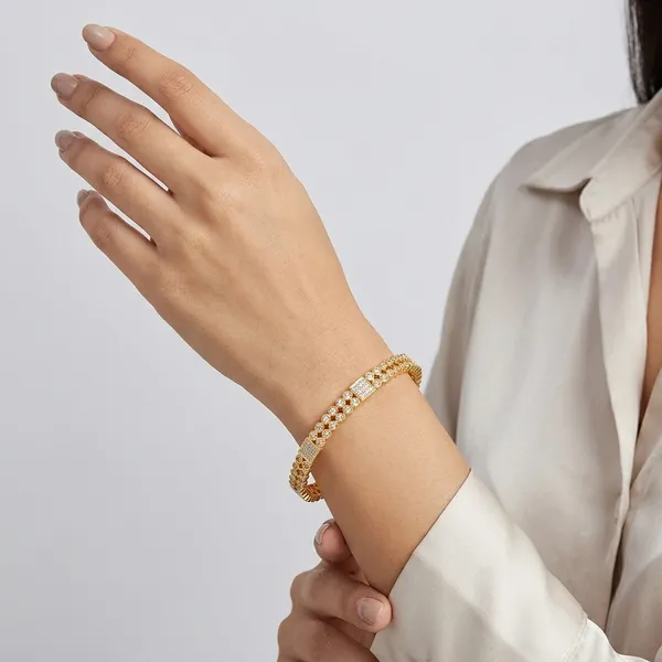 Yellow_Brass_Premium_And_Elegant_Bangle_For_Women
