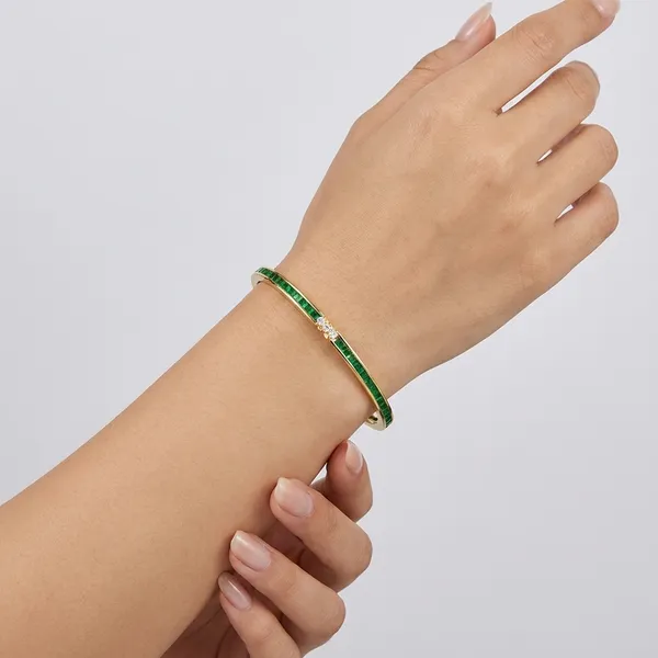 Yellow_Brass_Premium_And_Elegant_Bangle_For_Women