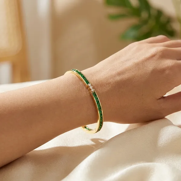Yellow_Brass_Premium_And_Elegant_Bangle_For_Women