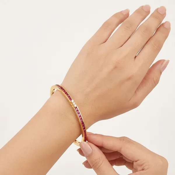 Yellow_Brass_Premium_And_Elegant_Bangle_For_Women