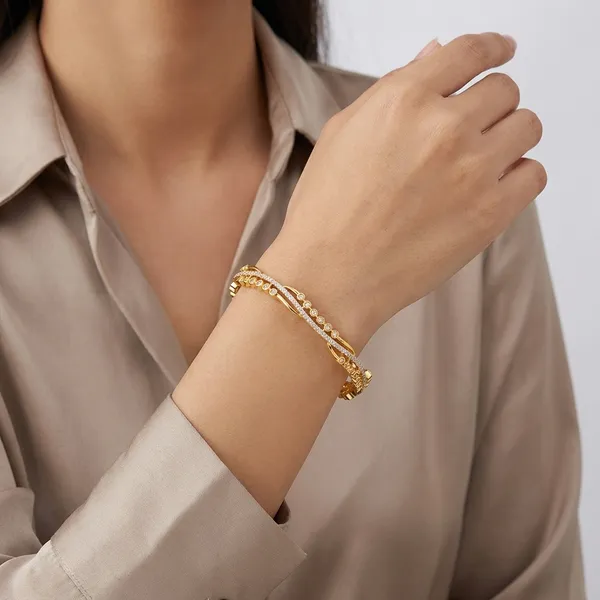 Yellow_Brass_Premium_And_Elegant_Bangle_For_Women