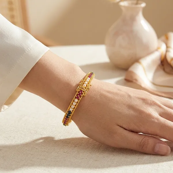 Yellow_Brass_Premium_And_Elegant_Bangle_For_Women