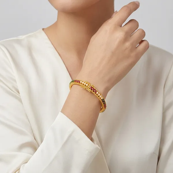 Yellow_Brass_Premium_And_Elegant_Bangle_For_Women