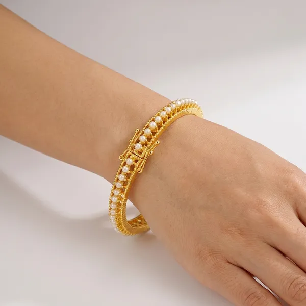Yellow_Brass_Premium_And_Elegant_Bangle_For_Women