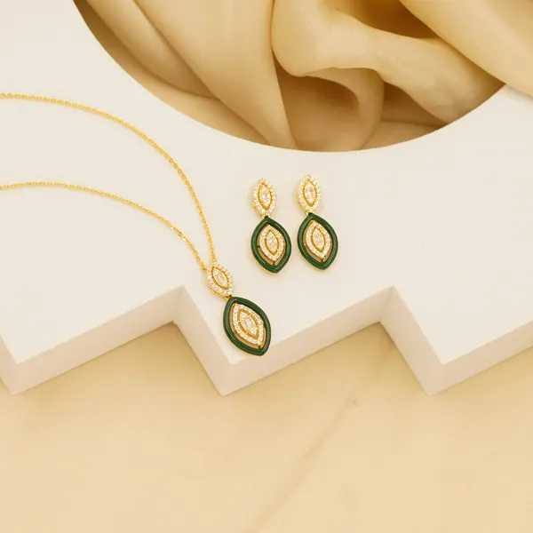 Yellow_Brass_Premium_And_Elegant_Necklace__For_Women