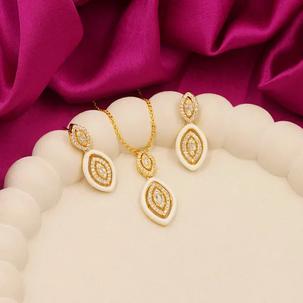 Yellow_Brass_Premium_And_Elegant_Necklace__For_Women