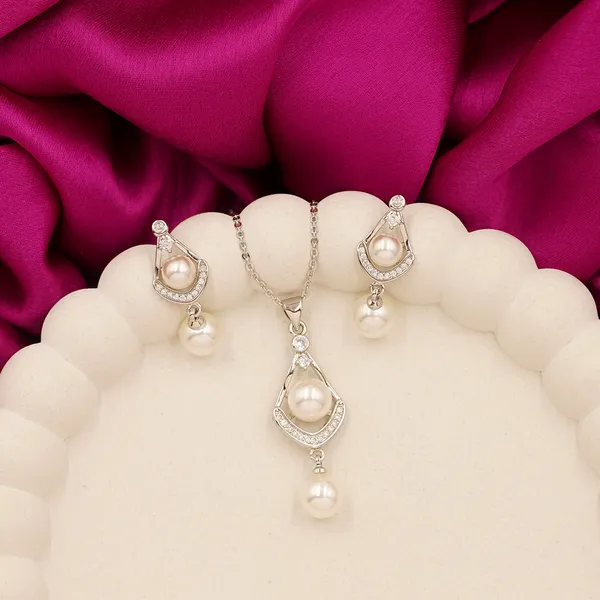 White_Brass_Premium_And_Elegant_Necklace__For_Women