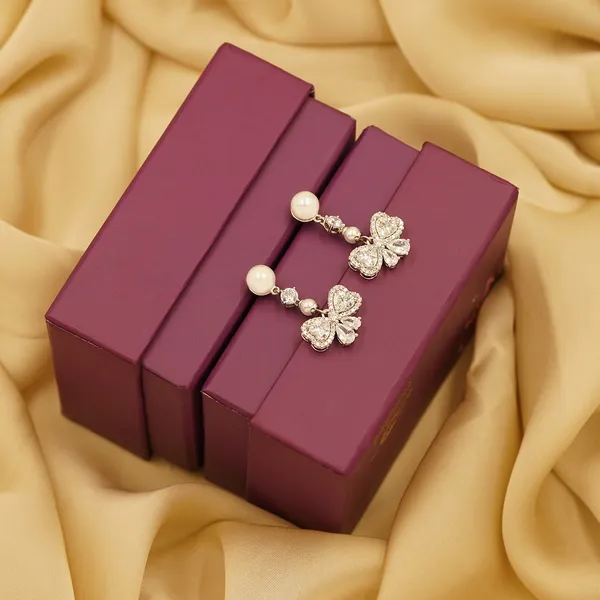 White_Brass_Premium_And_Elegant_Earrings_For_Women