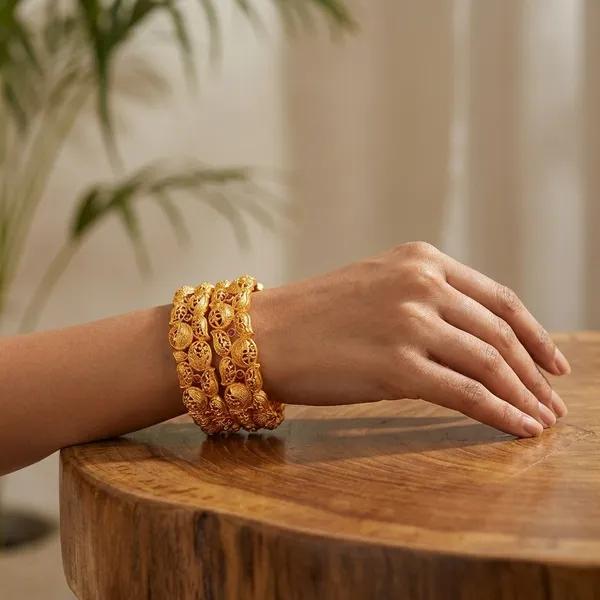 Yellow_Brass_Premium_And_Elegant_Bangle_For_Women