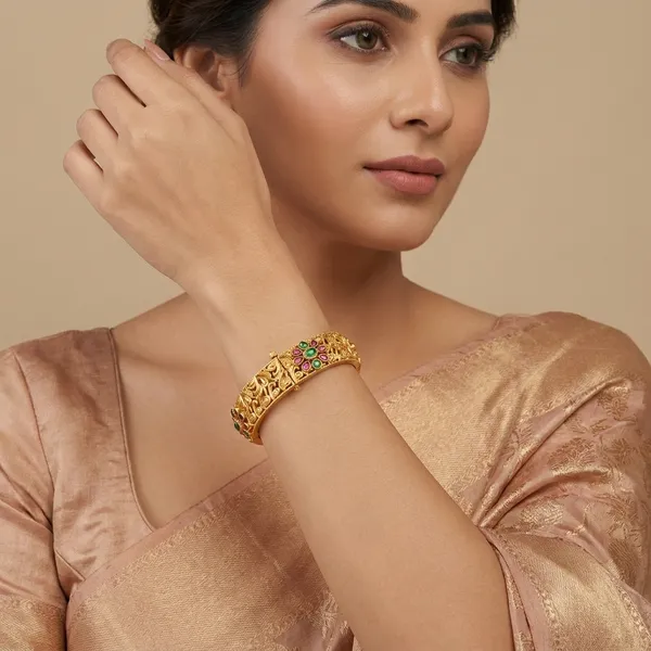 Yellow_Brass_Premium_And_Elegant_Bangle_For_Women