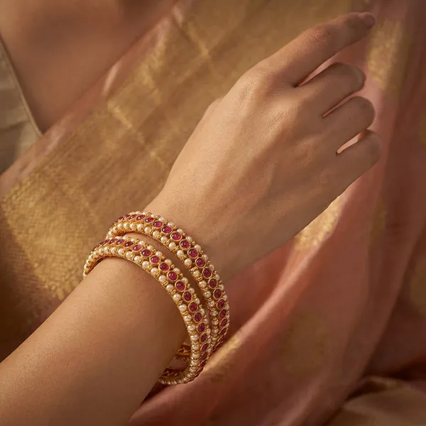 Yellow_Brass_Premium_And_Elegant_Bangle_For_Women