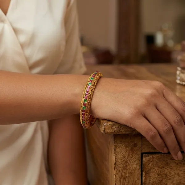 Yellow_Brass_Premium_And_Elegant_Bangle_For_Women