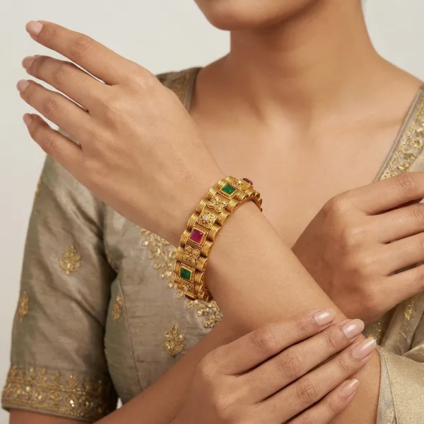 Yellow_Brass_Premium_And_Elegant_Bangle_For_Women