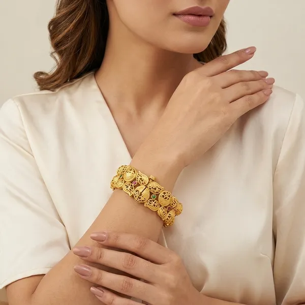 Yellow_Brass_Premium_And_Elegant_Bangle_For_Women